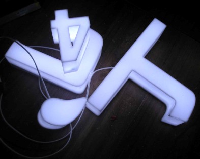 三面通体发光字